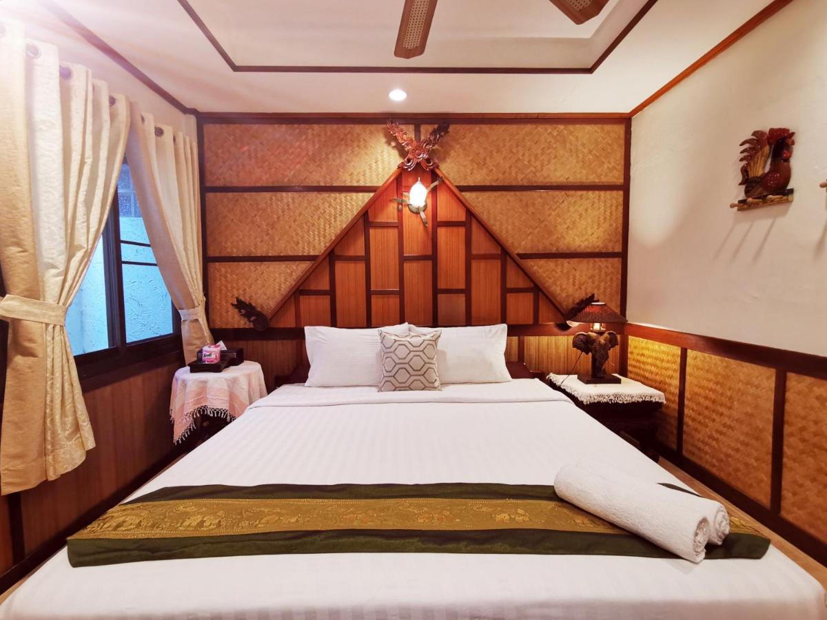Tavee Guesthouse Банкок Екстериор снимка